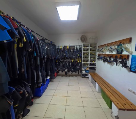 Kit room2.jpg